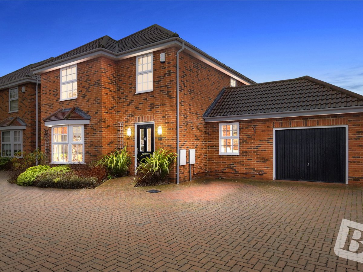 4 bedroom property for sale in Hullbridge Road, South Woodham Ferrers