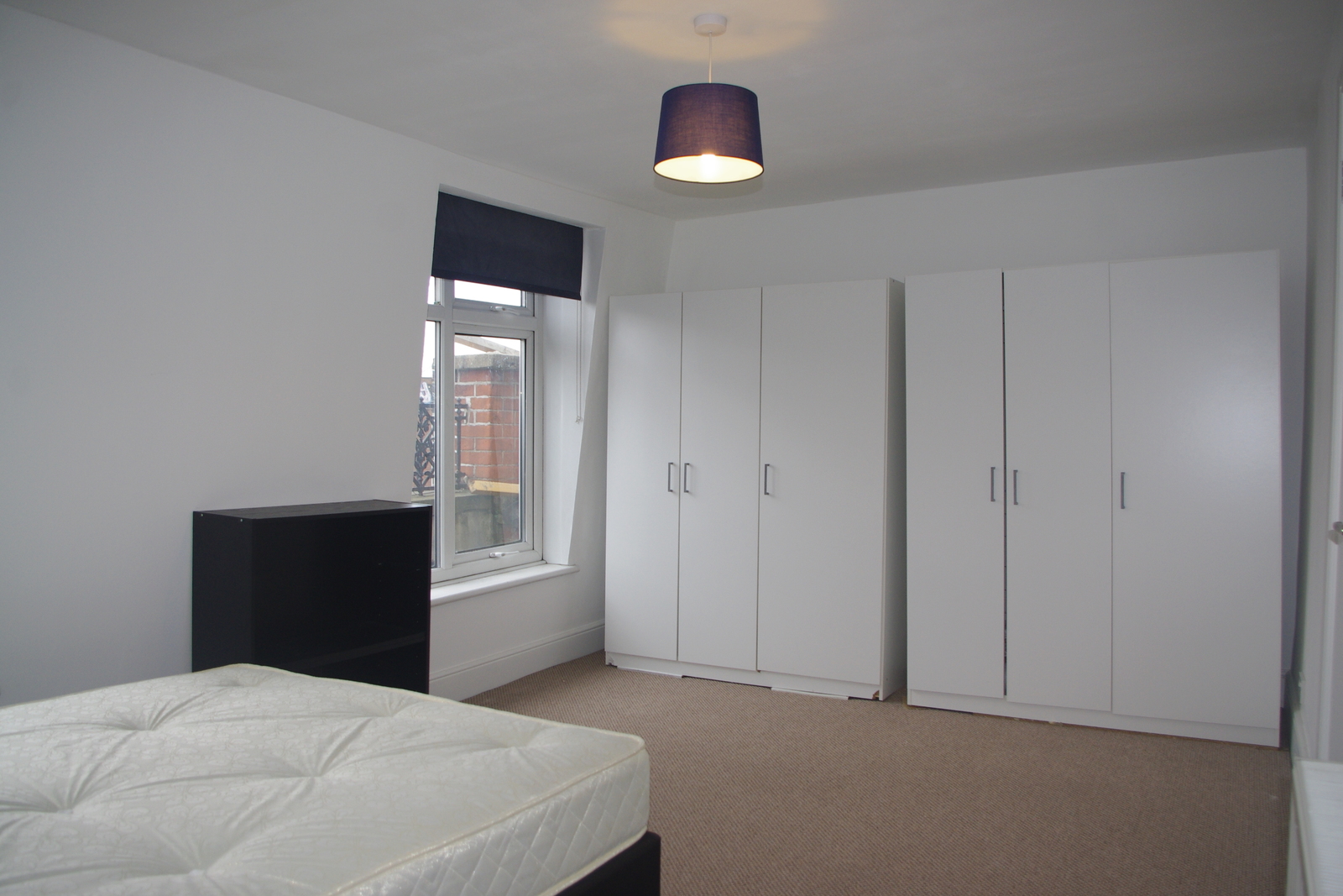 FOUR BEDROOM FLAT  TO LET  WEST HENDON BROADWAY  NW9 Image 6