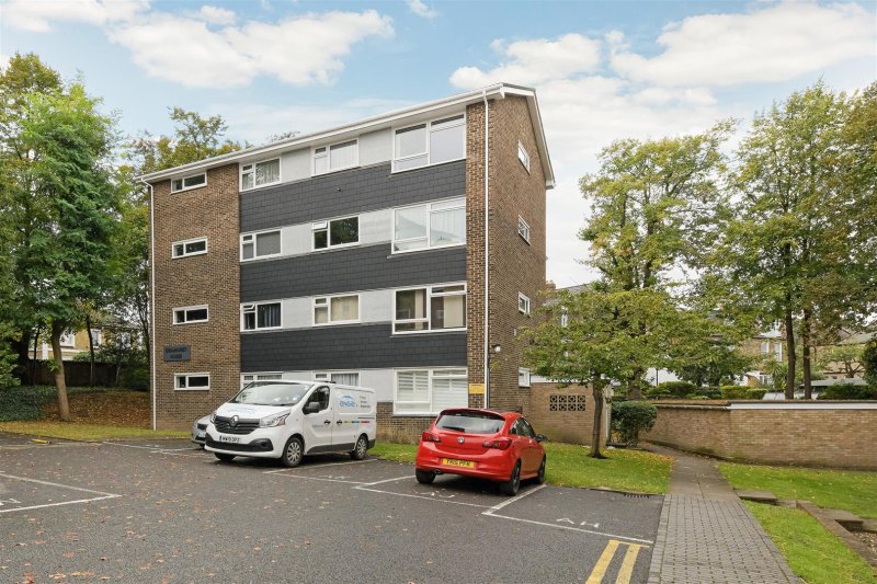 1 bedroom property for sale in Sutton Grove, Sutton SM1 £240,000