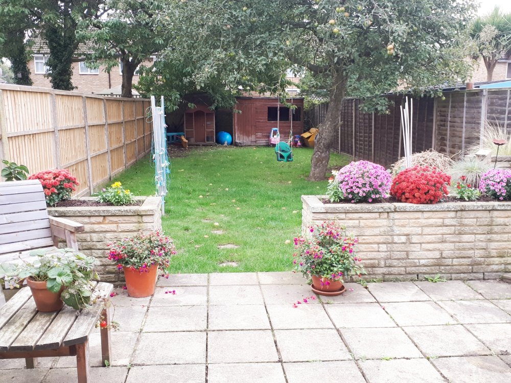 3 bedroom property in Fernhurst Road, Ashford, TW15 Offers in excess