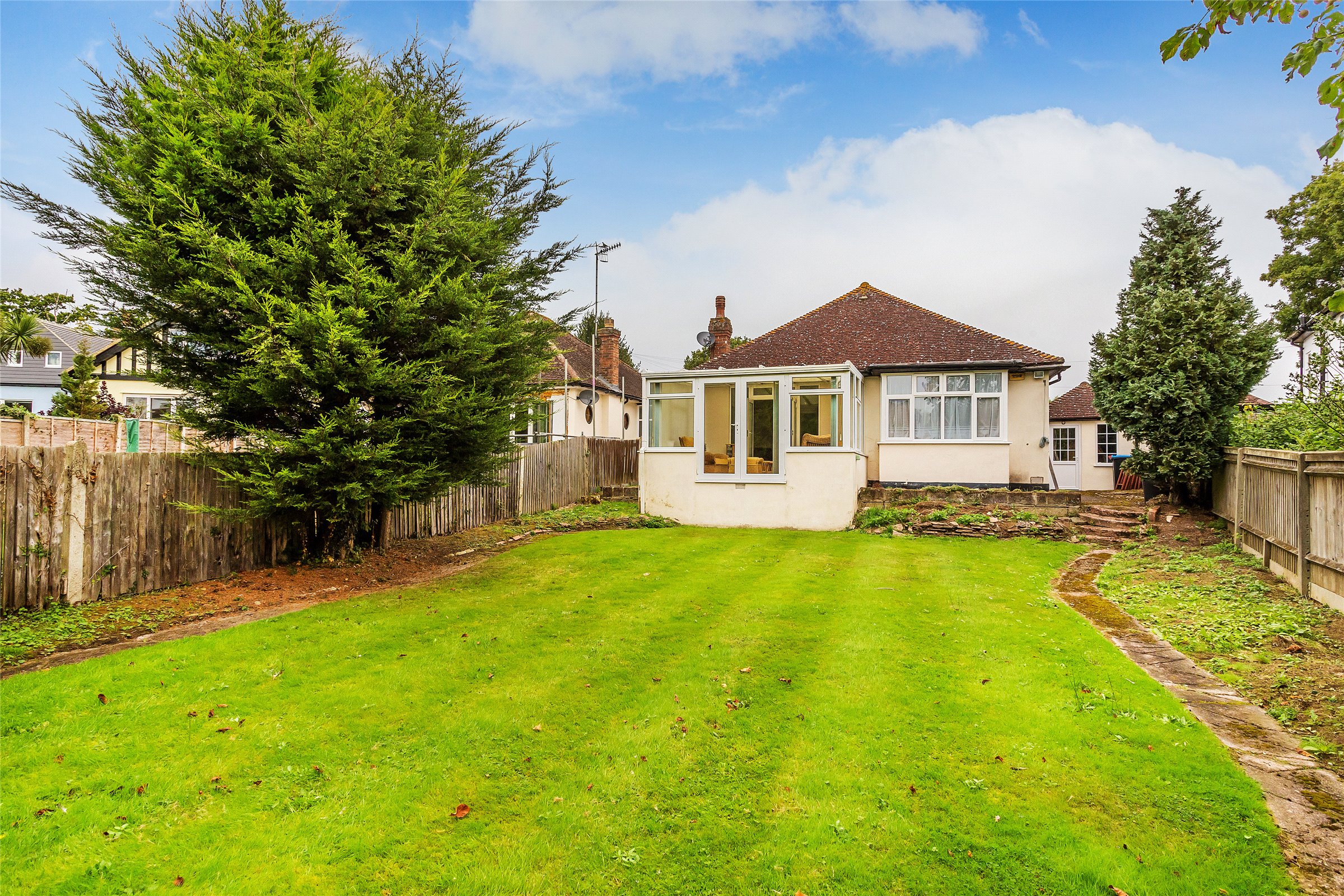 2 bedroom property for sale in Woodlands Drive, South Godstone, Godstone, RH9 Offers in excess