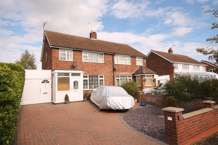 3 bedroom property for sale in The Buntings, Brickhill, MK41 Offers