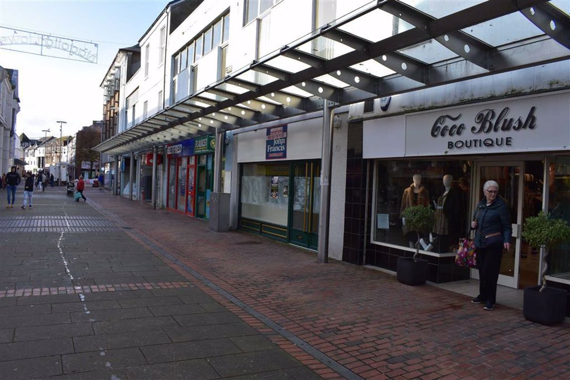 property to let in Stepney Street, Llanelli, Carmarthenshire £12000 pa