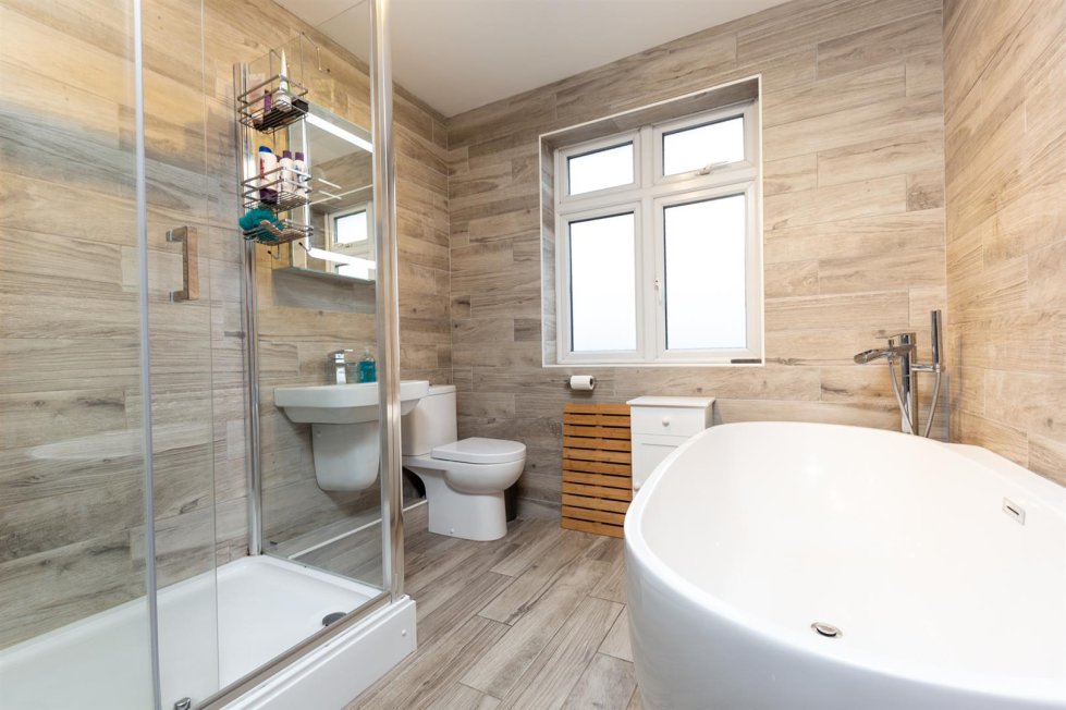 3 bedroom property for sale in Clothall Road, Baldock Guide price £