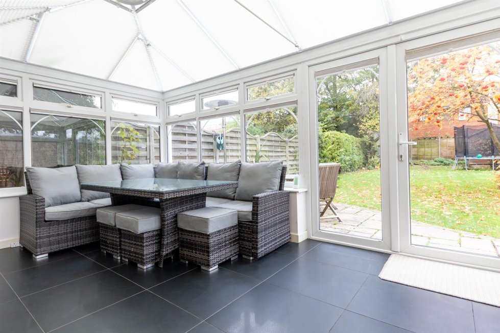 3 bedroom property for sale in Clothall Road, Baldock Guide price £