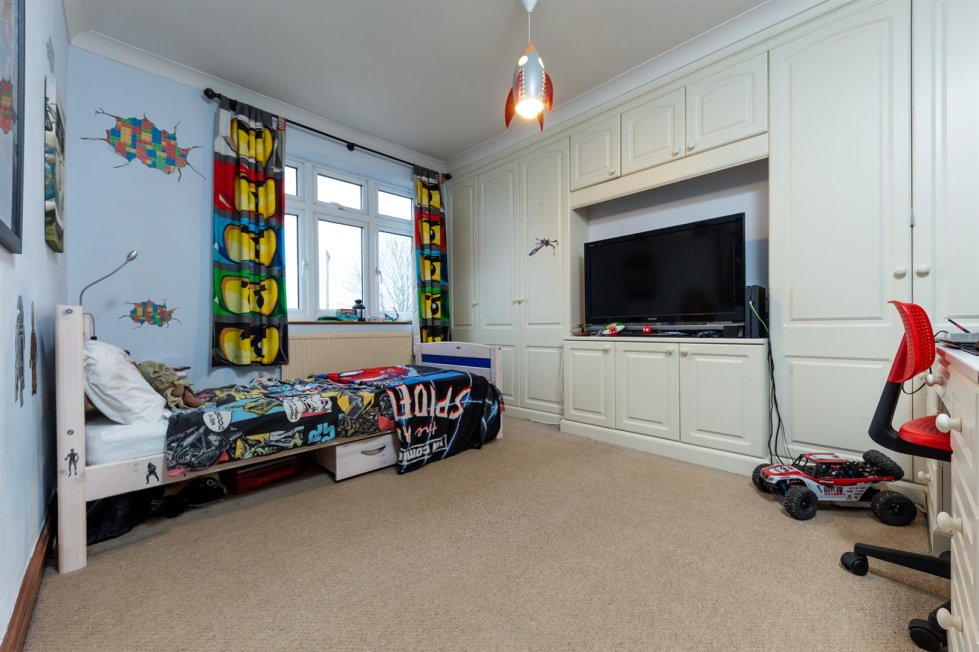 3 bedroom property for sale in Clothall Road, Baldock Guide price £