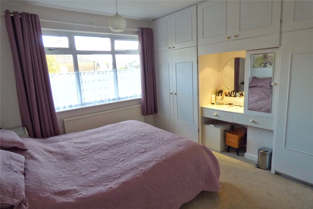3 Bedroom Property For Sale In Worcester Road Alkrington