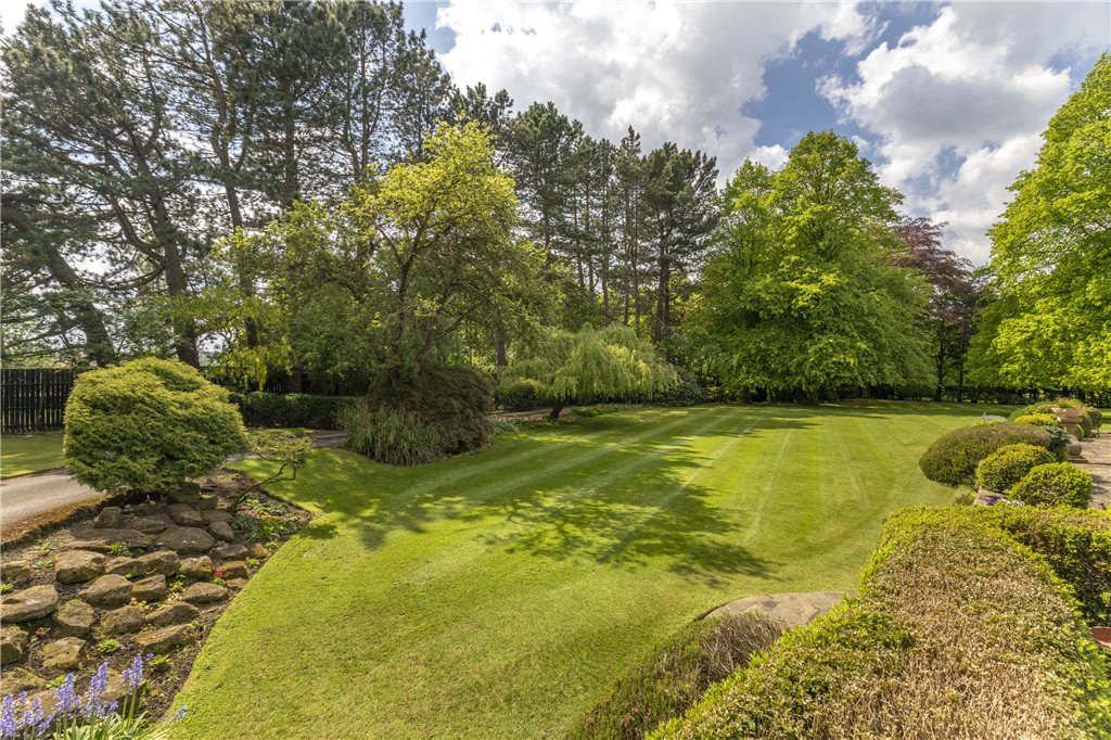 5 bedroom property for sale in Eccup Lane, Leeds, West Yorkshire, LS16