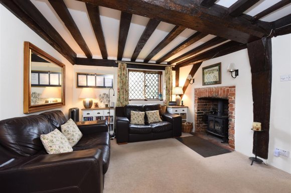 3 Bedroom Property For Sale In Duke Street Micheldever