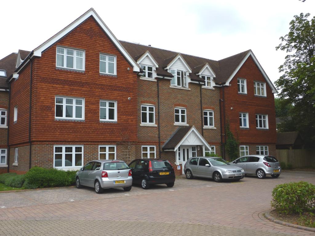 2 bedroom property to let in Chestnut Court, 60 Bonehurst Road, Horley