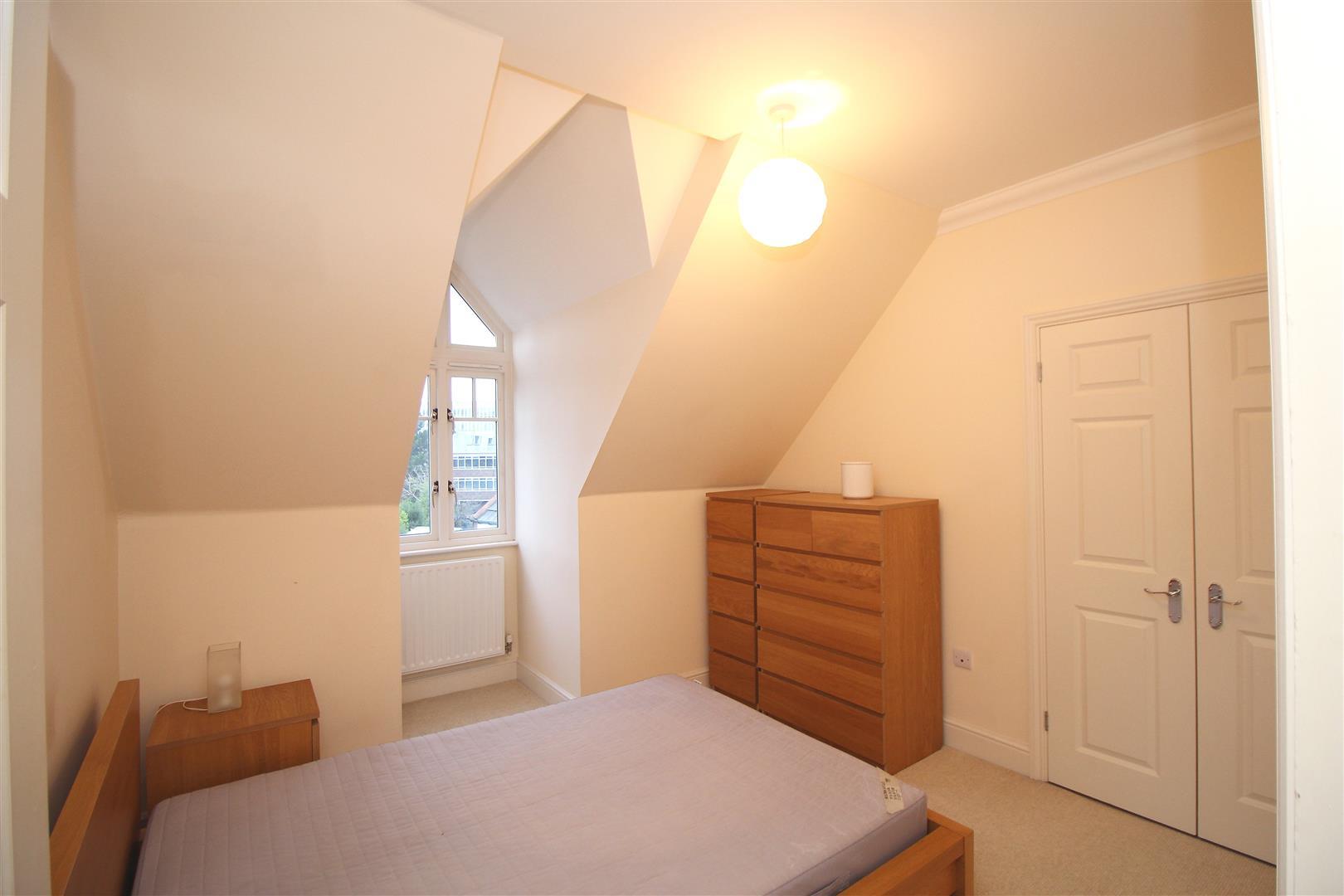 Rosemead Gardens, Southgate Image 6