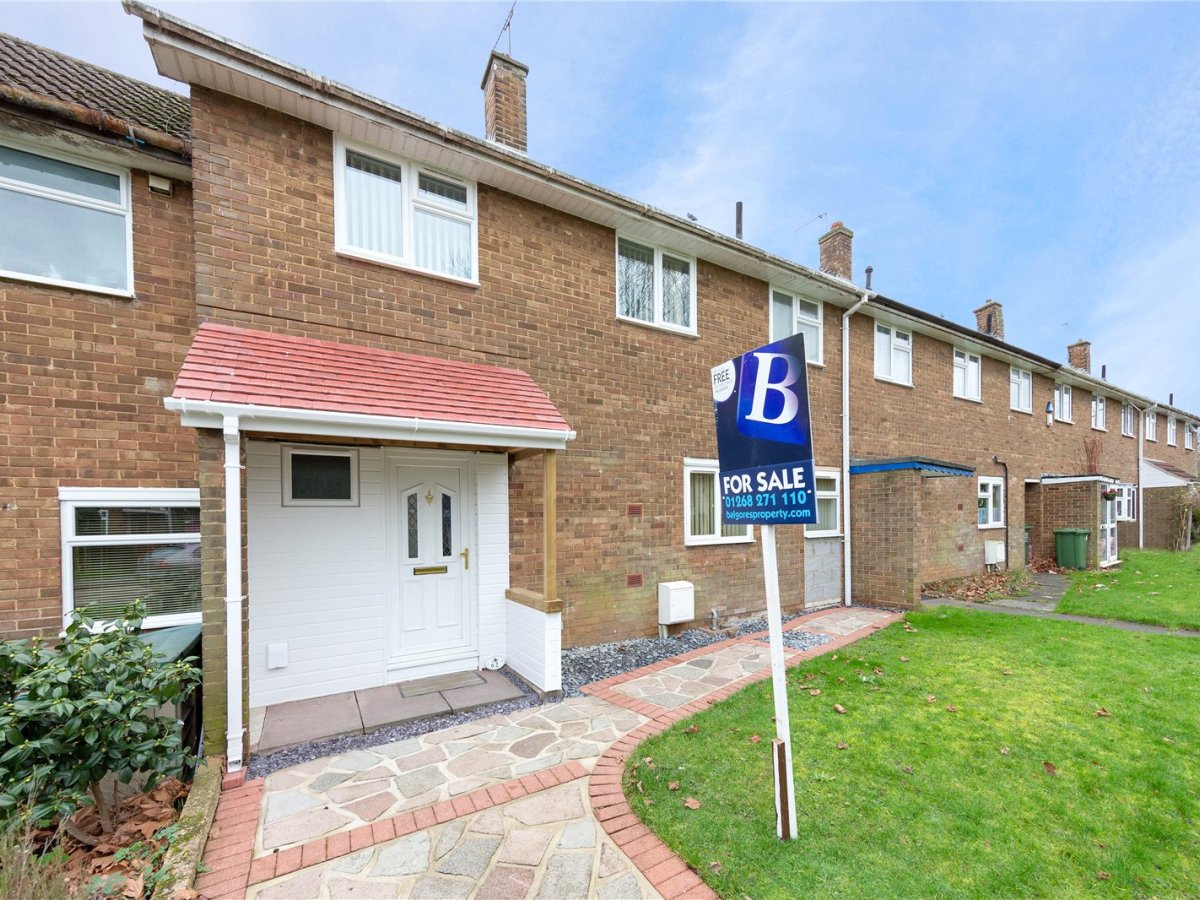 3 bedroom property for sale in The Greensted, Basildon, Essex, SS14