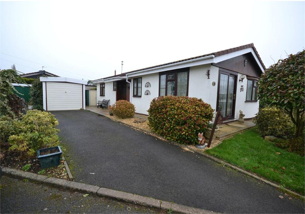 2 bedroom property for sale in Severn Way, St Marys Park, Wythall