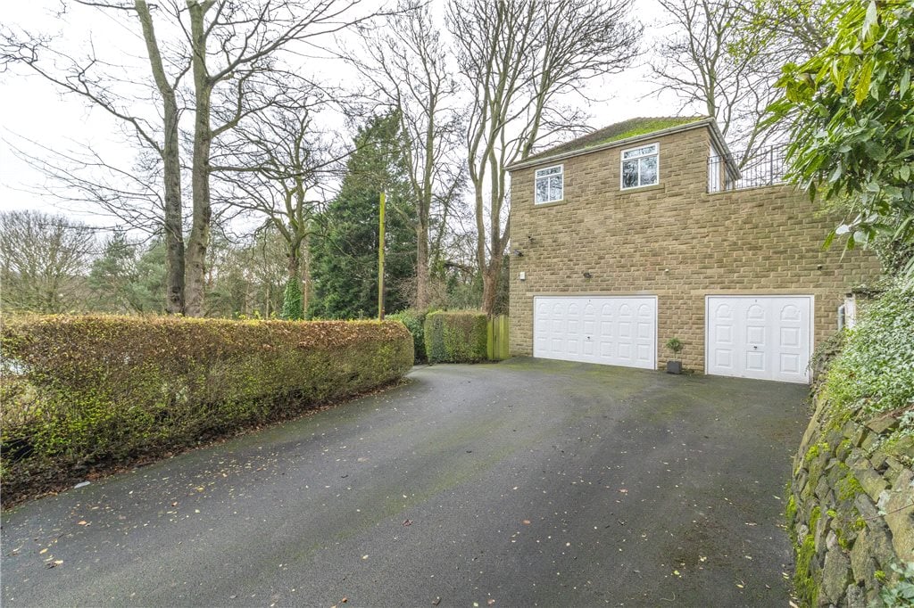 4 bedroom property for sale in Bingley Road, Shipley, Bradford, BD18
