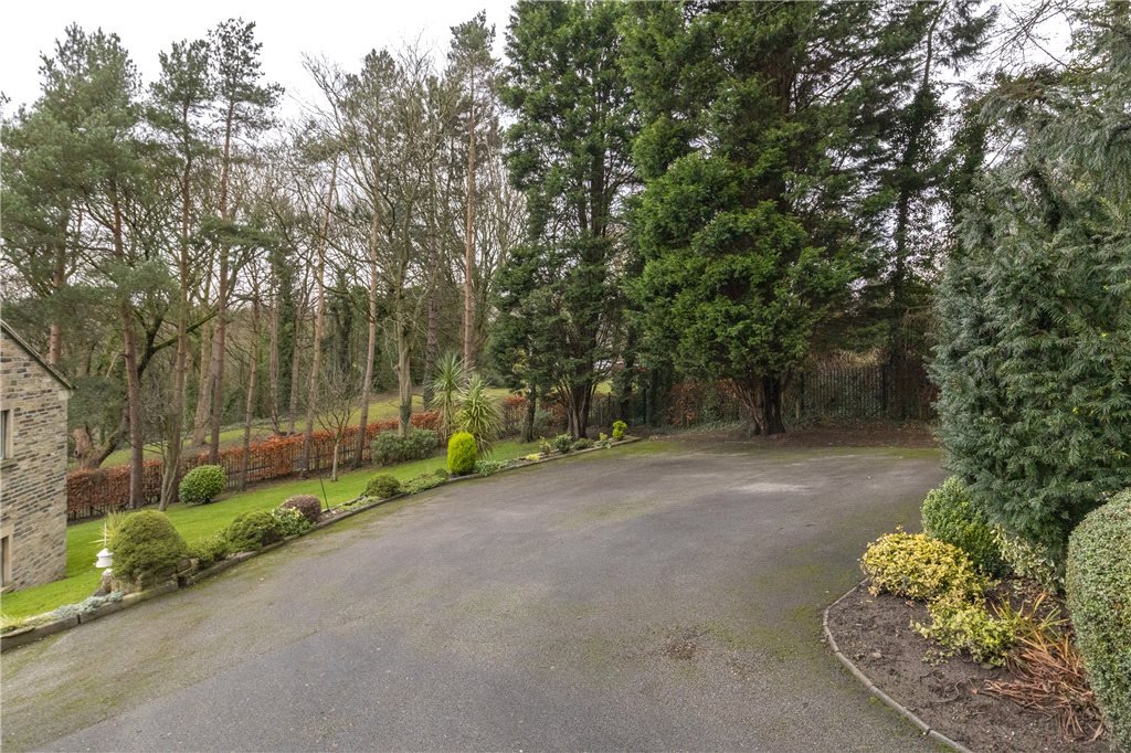 4 bedroom property for sale in Bingley Road, Shipley, Bradford, BD18