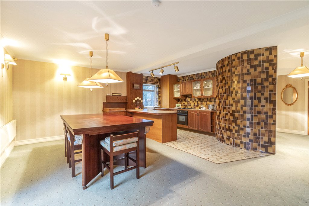 4 bedroom property for sale in Bingley Road, Shipley, Bradford, BD18