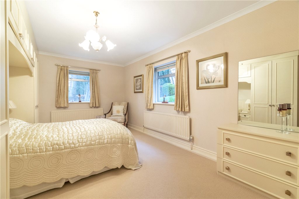 4 bedroom property for sale in Bingley Road, Shipley, Bradford, BD18