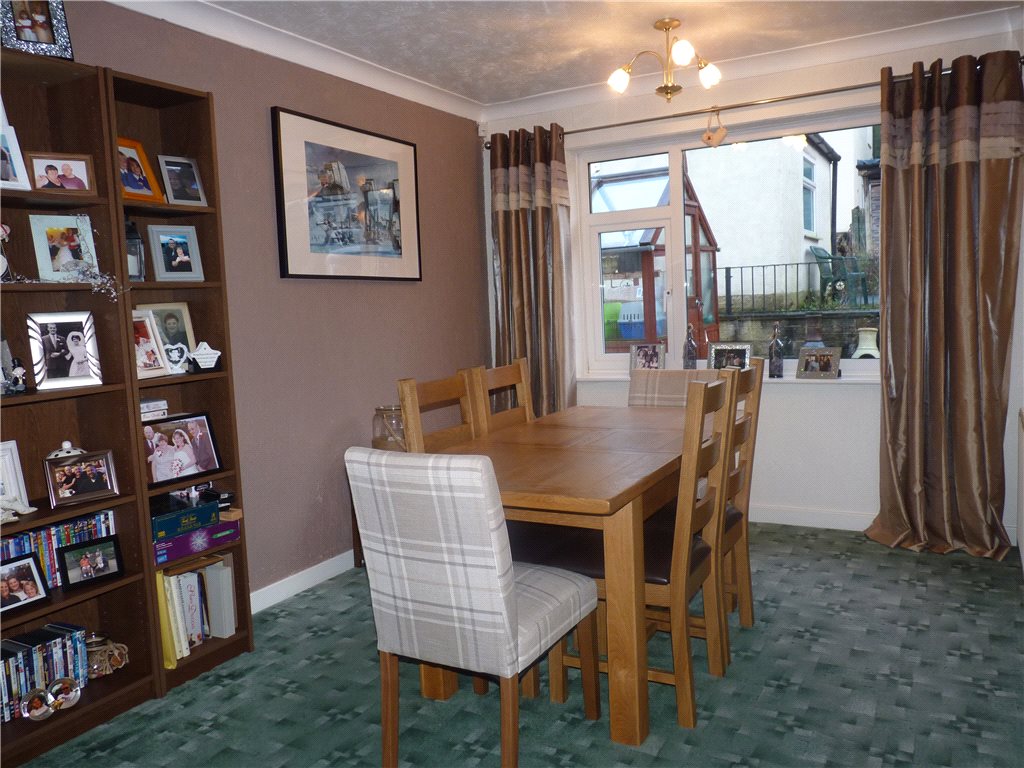 3 bedroom property for sale in Bar House Lane, Utley, West Yorkshire