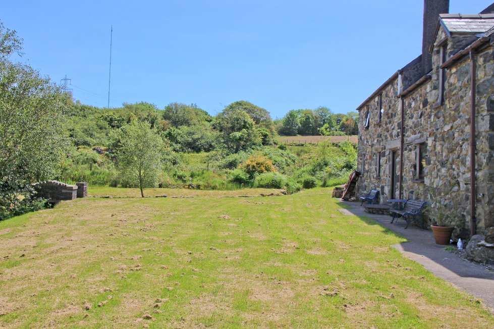 4 bedroom property for sale in Llanllyfni, Caernarfon, Gwynedd, LL54