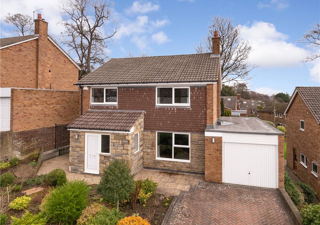 3 bedroom property for sale in Ashfield Drive, Baildon, BD17 £325,000