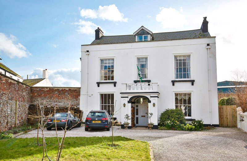 7 bedroom property for sale in Teign Street, Teignmouth, Devon, TQ14