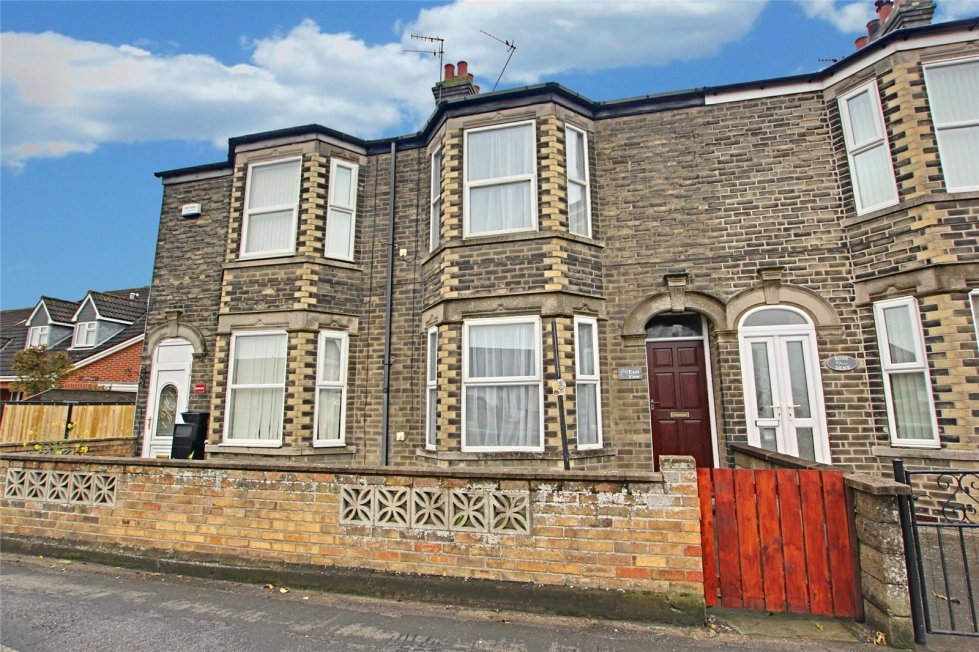 3 bedroom property in Beverley Road, Hull £120,000