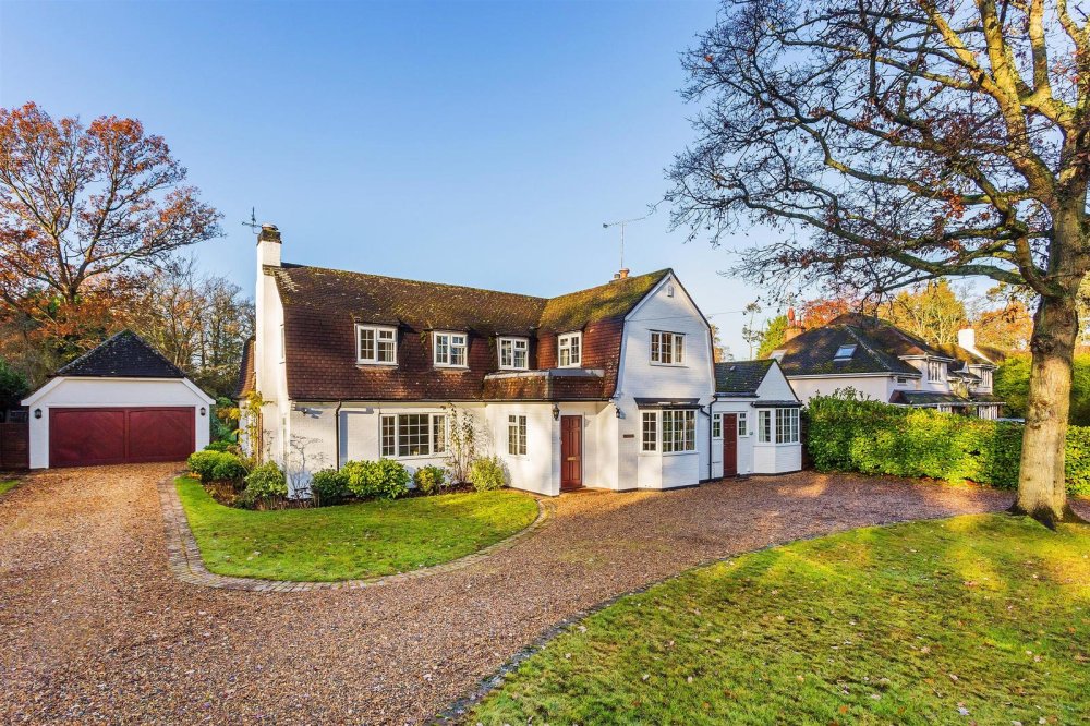 4 bedroom property for sale in West Clandon, Guildford, Surrey, GU4 £