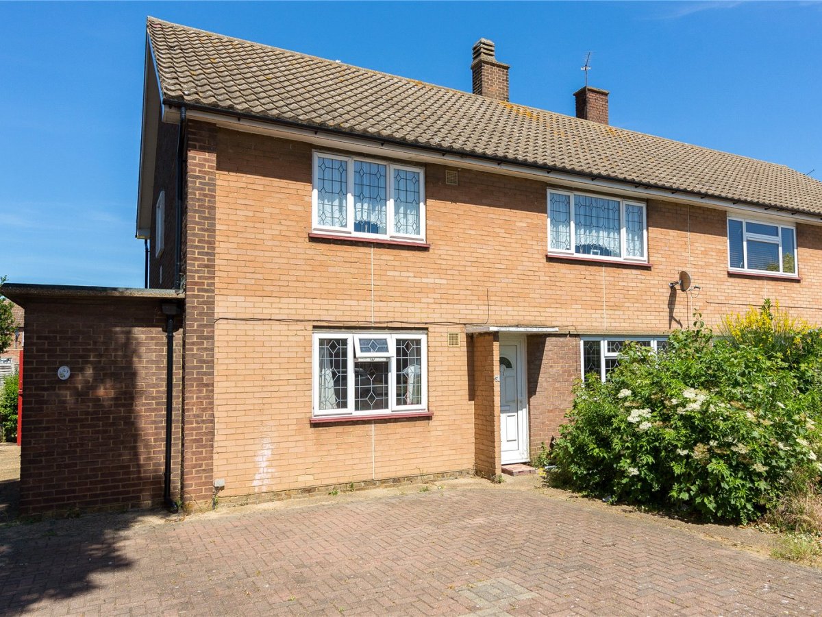 2 bedroom property for sale in Fyfield Road, Rainham, RM13 £230,000 Balgores