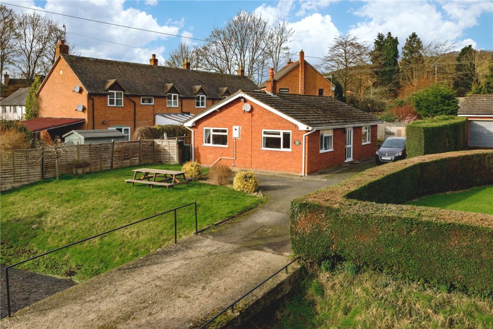 2 bedroom property for sale in Mill Street, AstononClun, Craven Arms