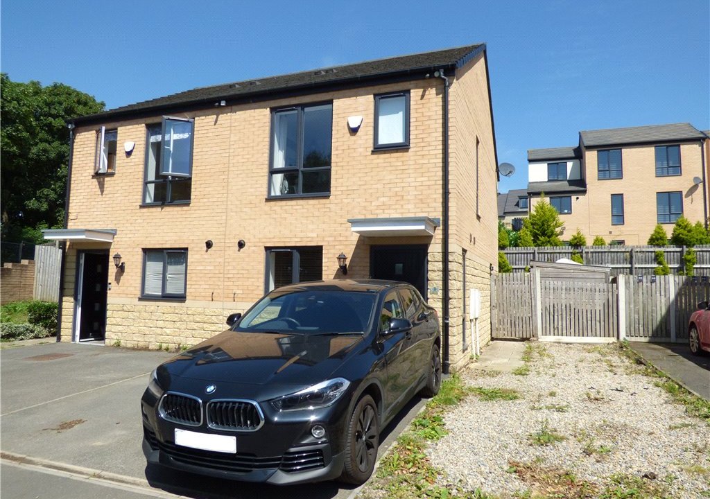 2 bedroom property for sale in Daisy Fields, Bradford, West Yorkshire