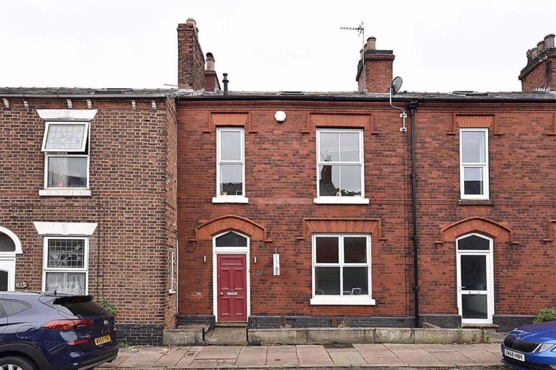 4 bedroom property for sale in Pownall Street, Macclesfield £269,950