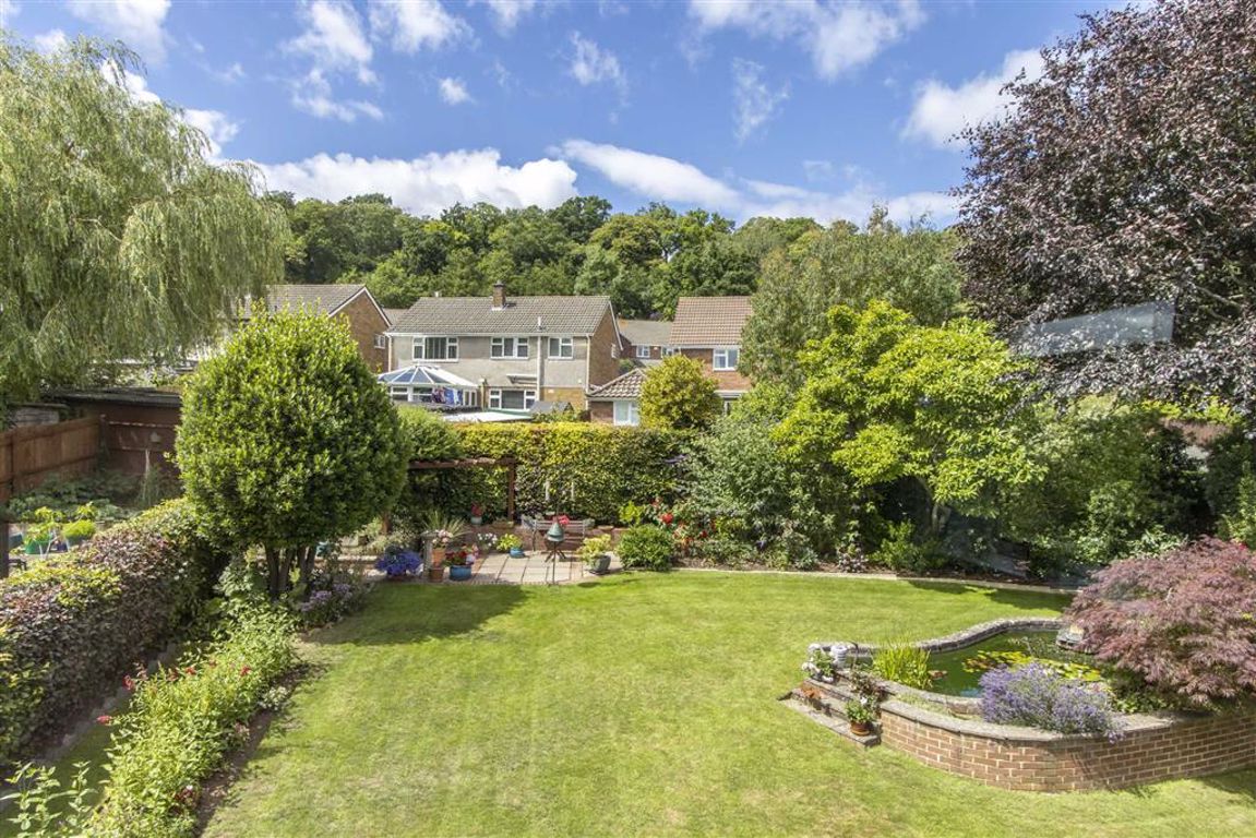 For sale 4 bedroom detached house, £700,000, Chardstock Avenue, Coombe