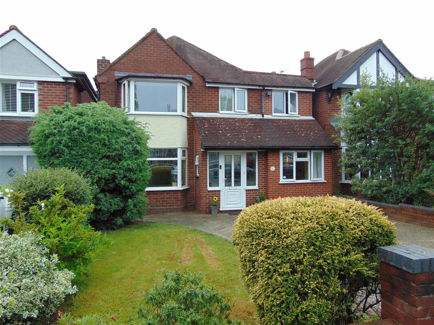 4 bedroom property for sale in Whetstone Lane, Aldridge Guide price £