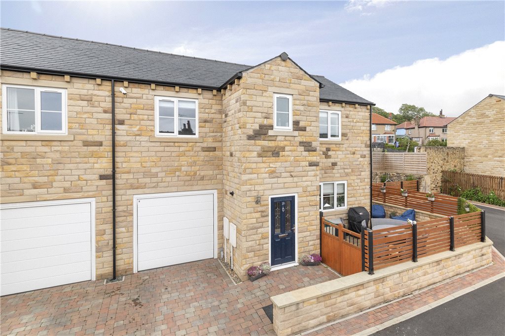 3 bedroom property for sale in Stockbridge Wharf, Riddlesden, Keighley