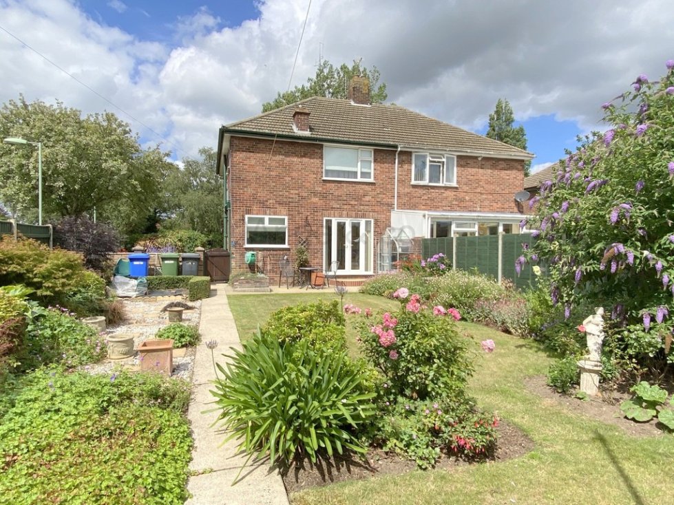 3 bedroom property for sale in Hollingsworth Road, Lowestoft £180,000