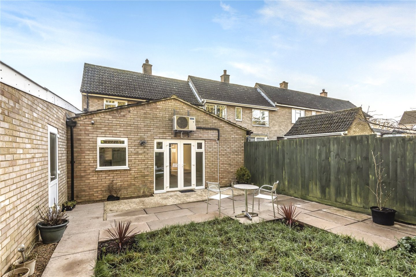 JacksonStops 3 bedroom property for sale in Old School Lane