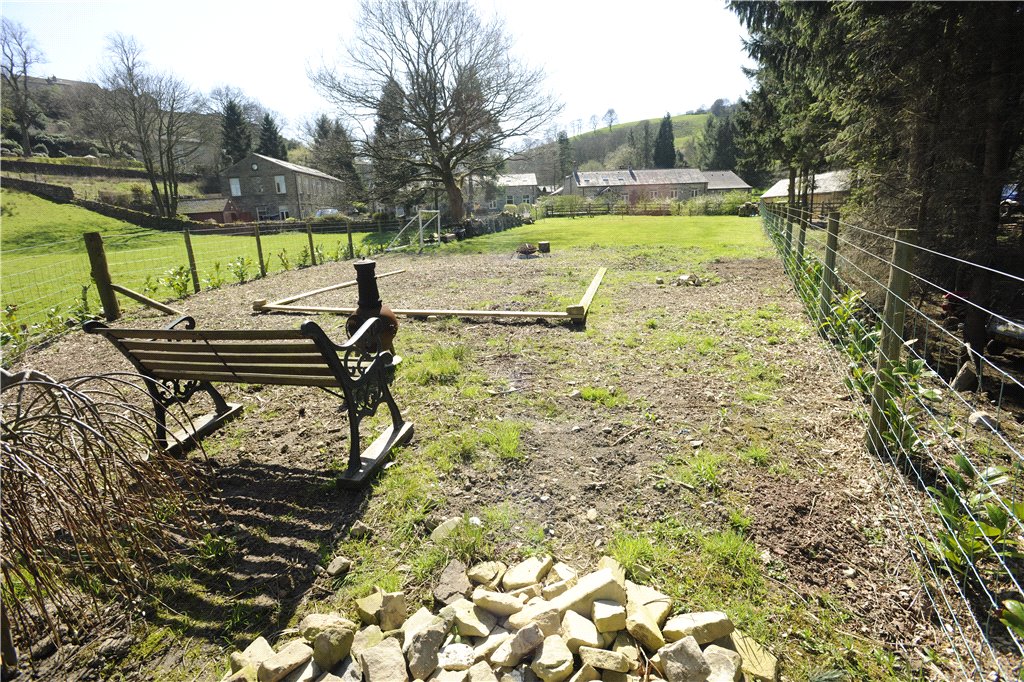 4 bedroom property for sale in Firth House Meadows, Stainland Dean