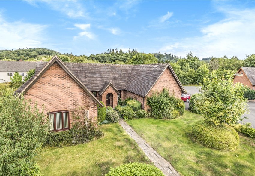 4 bedroom property for sale in Sitwell Close, Bucknell, Shropshire, SY7