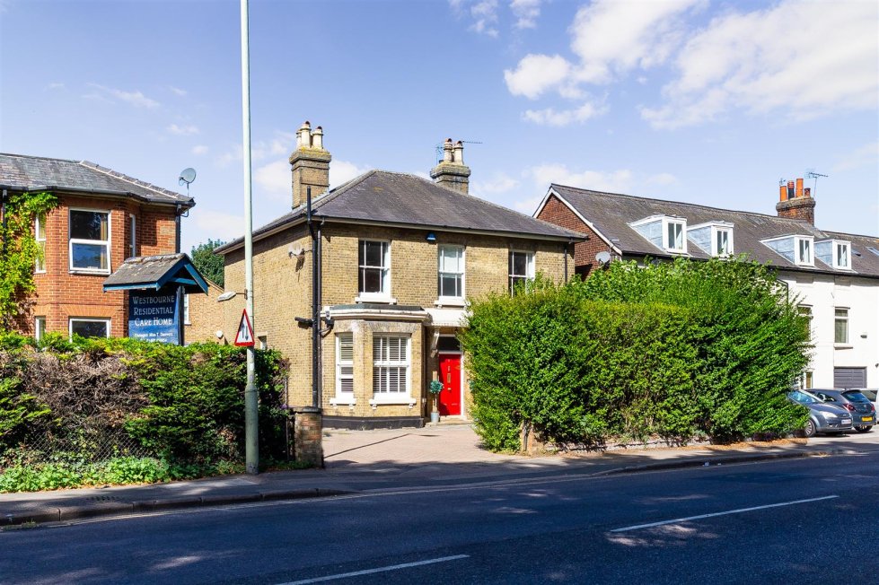 4 bedroom property for sale in Bedford Road, Hitchin Guide price £595,000