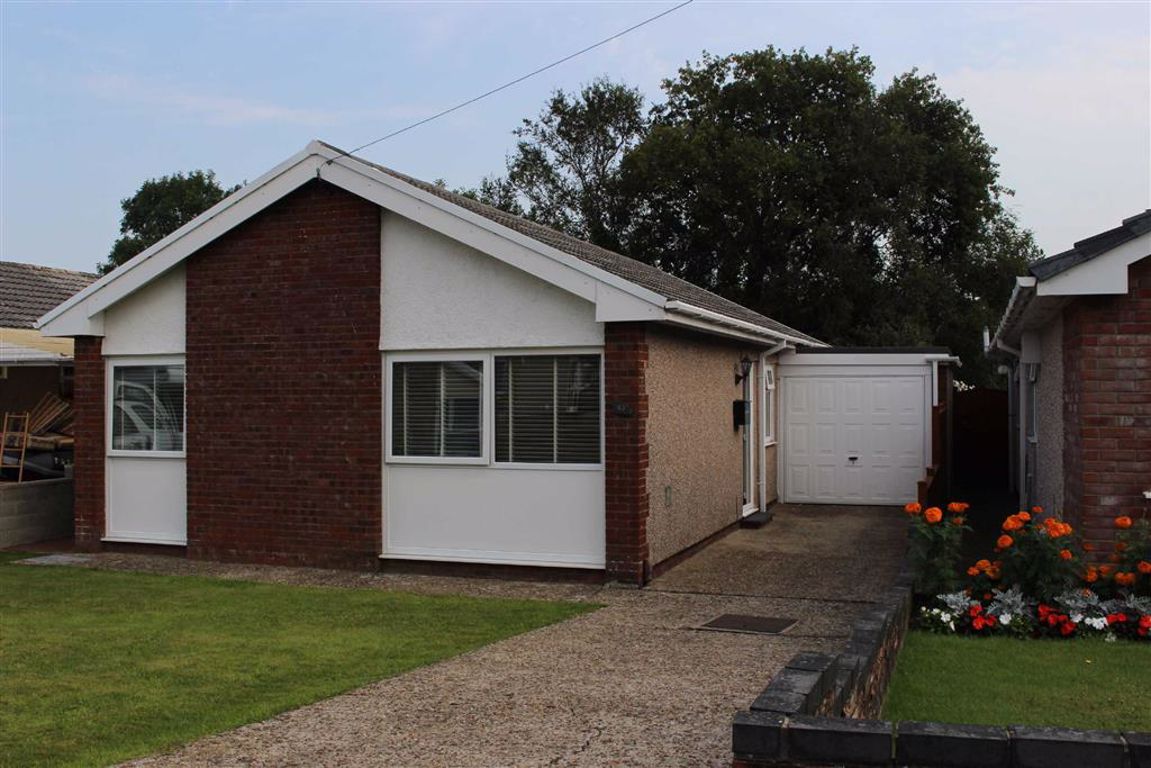 3 bedroom property for sale in Elba Street, Gowerton Offers in the