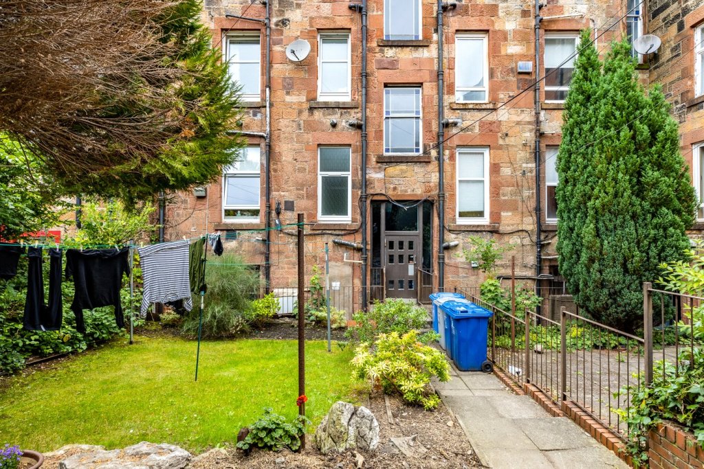 2 bedroom apartment for sale in Clarkston Road, Muirend, Glasgow, G44