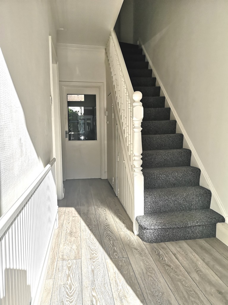 Four Bedroom House  To Let  Hendon  10 Mins Walk to Thameslink & 12 Mins walk to Hendon Tube Image 6