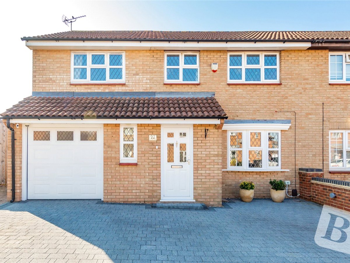 4 bedroom property for sale in Saunders Close, Northfleet, Gravesend