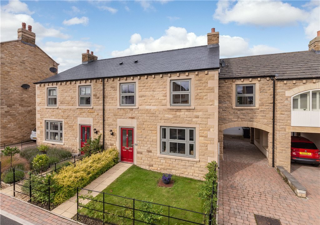 4 bedroom property for sale in Sidebeck Road, Addingham, Ilkley, LS29