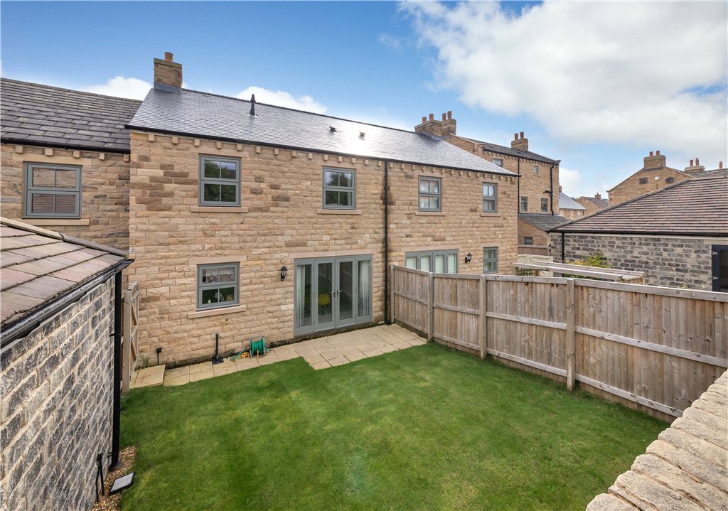 4 bedroom property for sale in Sidebeck Road, Addingham, Ilkley, LS29