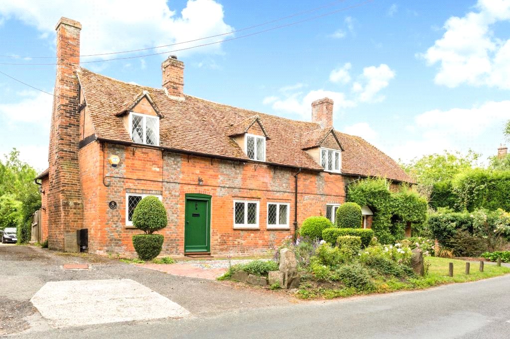 3 bedroom property for sale in Vyne Road, Sherborne St John, RG24