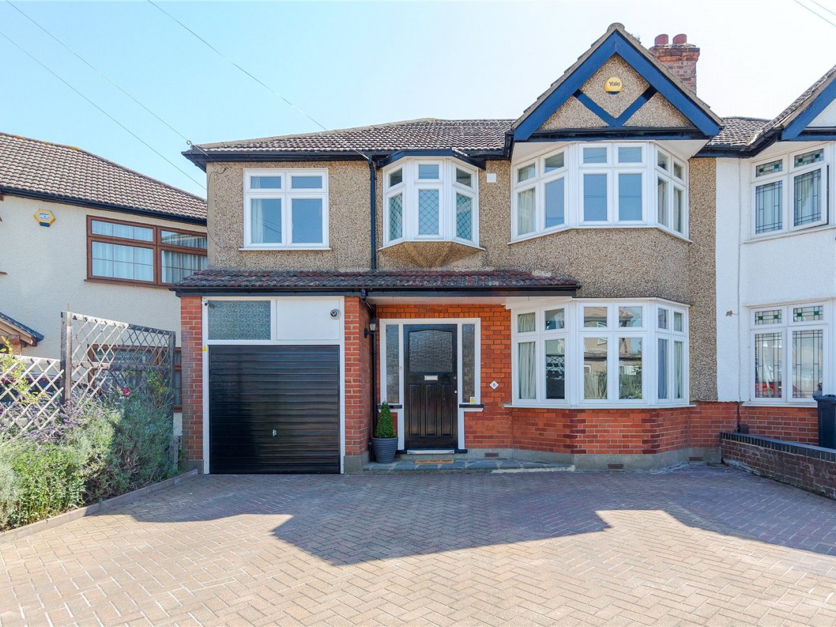 4 bedroom property for sale in Woodlands Road, Romford, RM1 Guide price £635,000 Balgores
