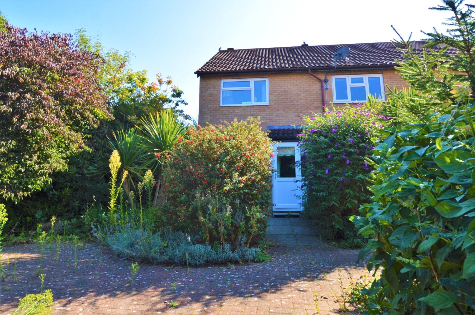 2 bedroom property for sale in Banwell Close, Taunton, TA1 Guide