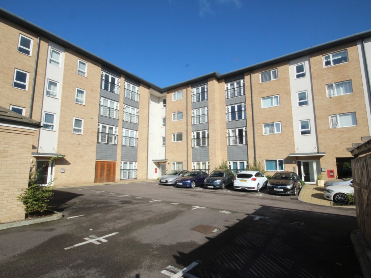 2 bedroom property to let in Jade Court, Southernhay Close, Basildon