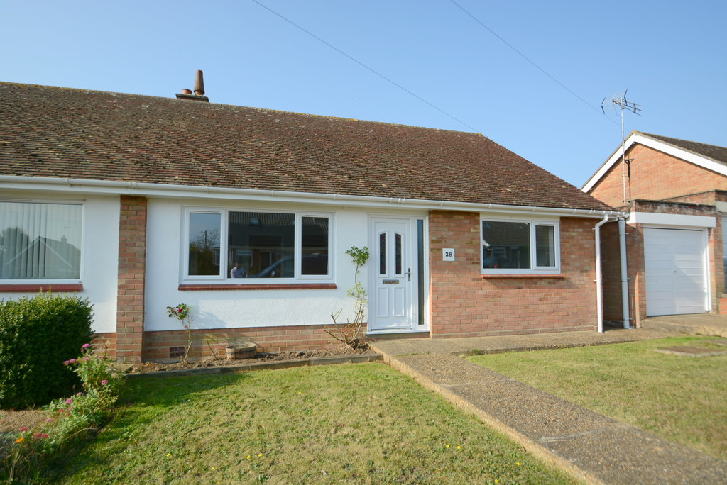 2 bedroom property for sale in Dukes Drive, Halesworth Guide price £